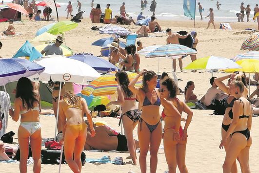Os próximos dias vão continuar quentes, propícios para ir para a praia
