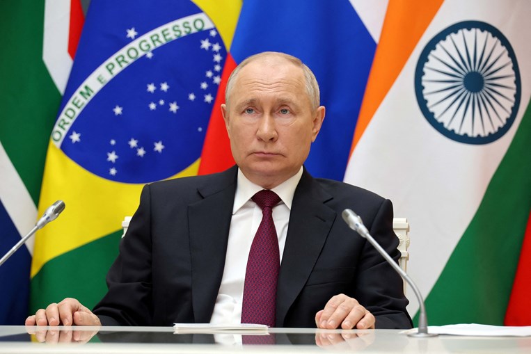 Senado russo aprova saída do tratado que proíbe testes nucleares, Rússia
