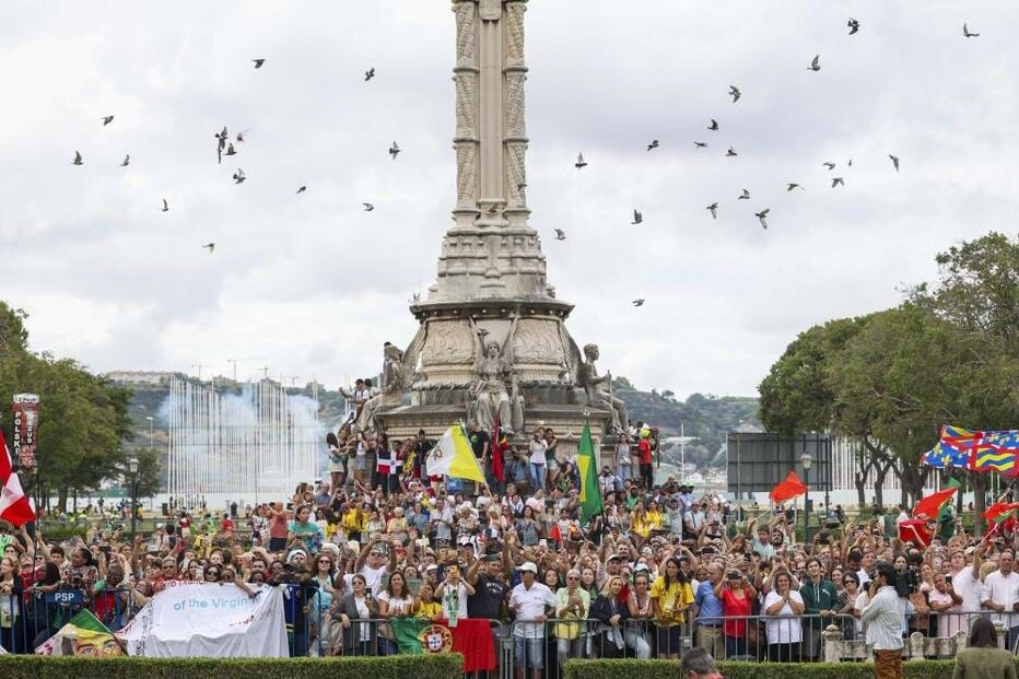 Multidão presente para ver o Papa Francisco em Belém