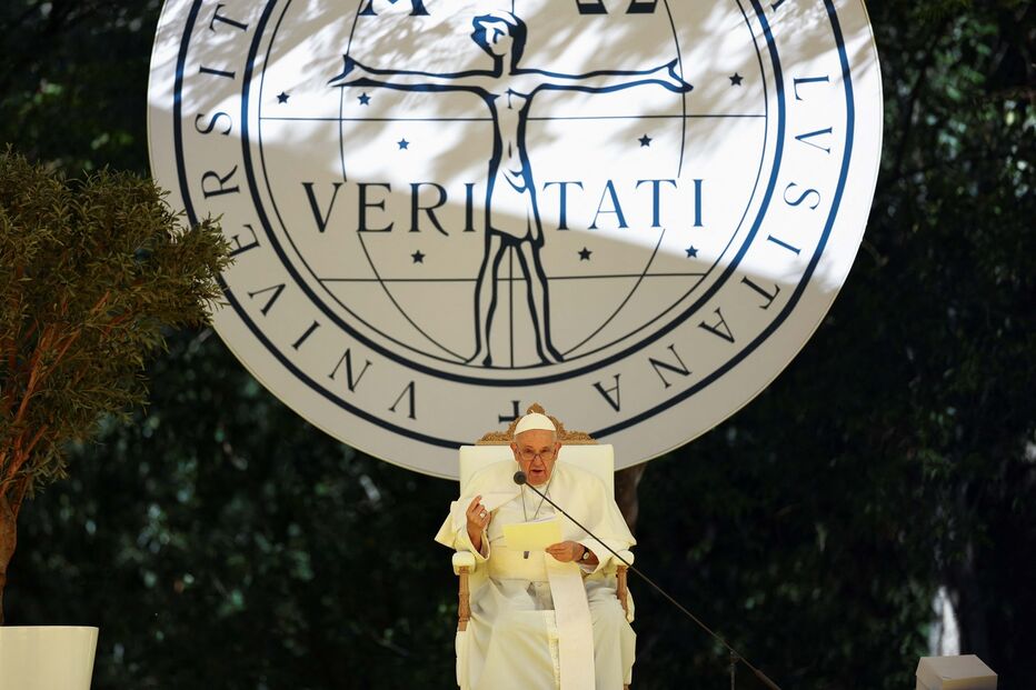 Papa Francisco discursa no Campus da Universidade Católica