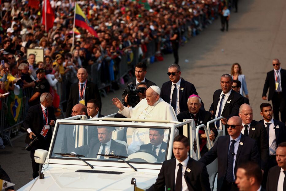 Papa Francisco chega ao Santuário de Fátima