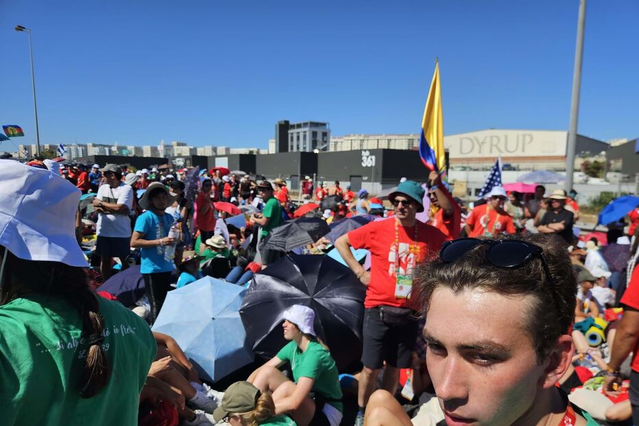Peregrinos impedidos de entrar no Campo da Graça