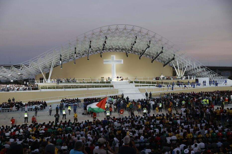 Um milhão e meio de peregrinos encheu o Parque Tejo para assistir à vigília com o Papa Francisco