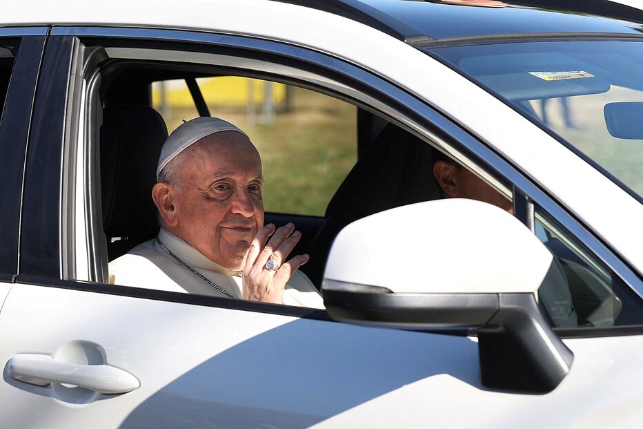 Papa Francisco no Papamóvel