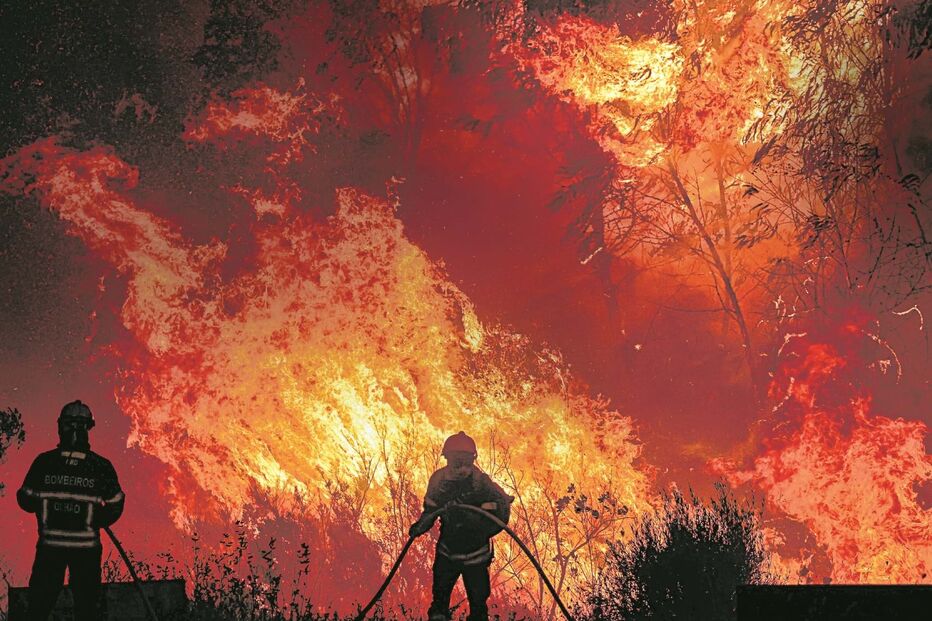 Os incêndios mobilizaram ontem cerca de quatro mil operacionais em todas as zonas do País