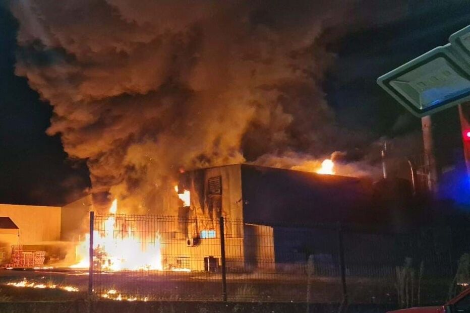 Incêndio numa fábrica em Monção