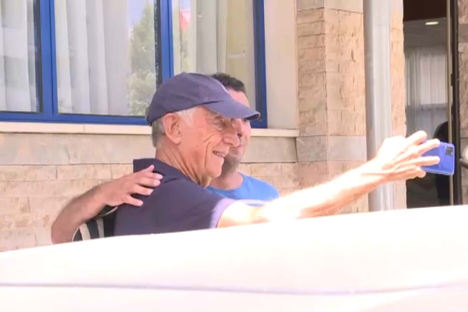 Marcelo tira selfies durante férias em Monte Gordo 