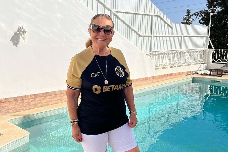 Dolores Aveiro radiante