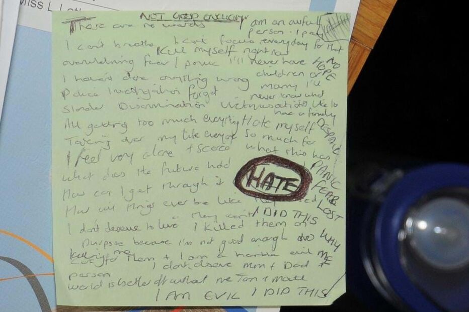 A polícia de Cheshire divulgou imagens de notas escritas pela enfermeira considerada culpada pela morte de sete bebés