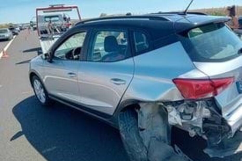 Duas colisões entre quatro carros na A2