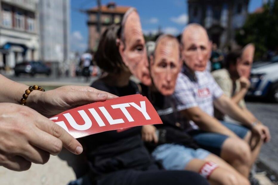 Russos protestam no Porto contra 