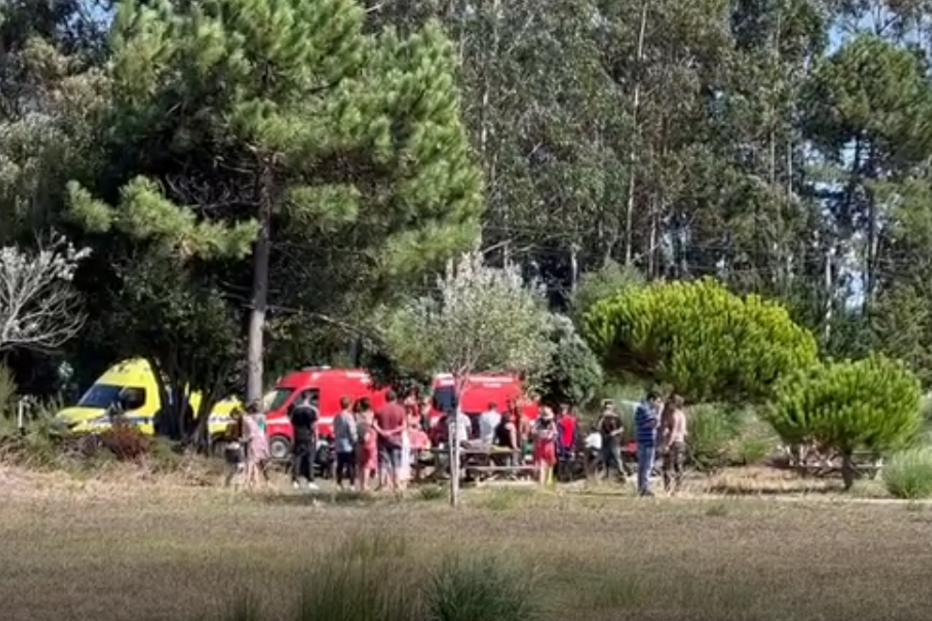 Vários meios estiveram no local a prestar socorro