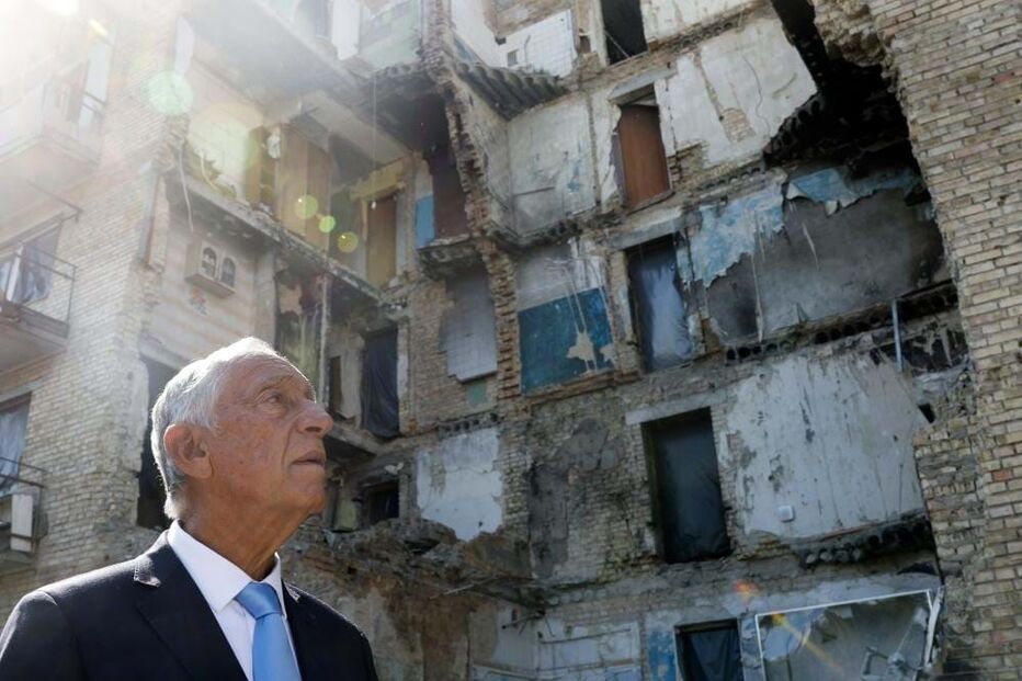 Marcelo visita locais destruídos pela guerra em Horenka 