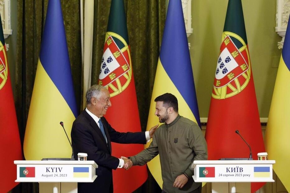 Marcelo Rebelo de Sousa e Volodymyr Zelensky durante uma conferência de imprensa em Kiev