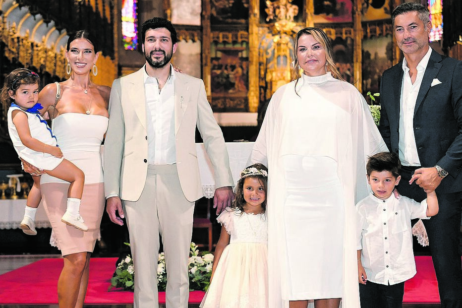 Família reunida no batizado e aniversário da sobrinha de CR7