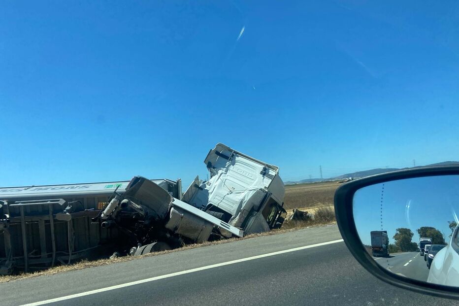 Despiste de veículo pesado faz um ferido em Vila Franca de Xira