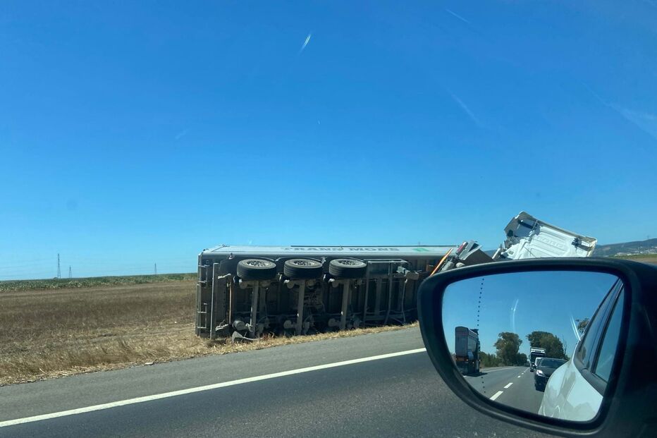Despiste de veículo pesado faz um ferido em Vila Franca de Xira