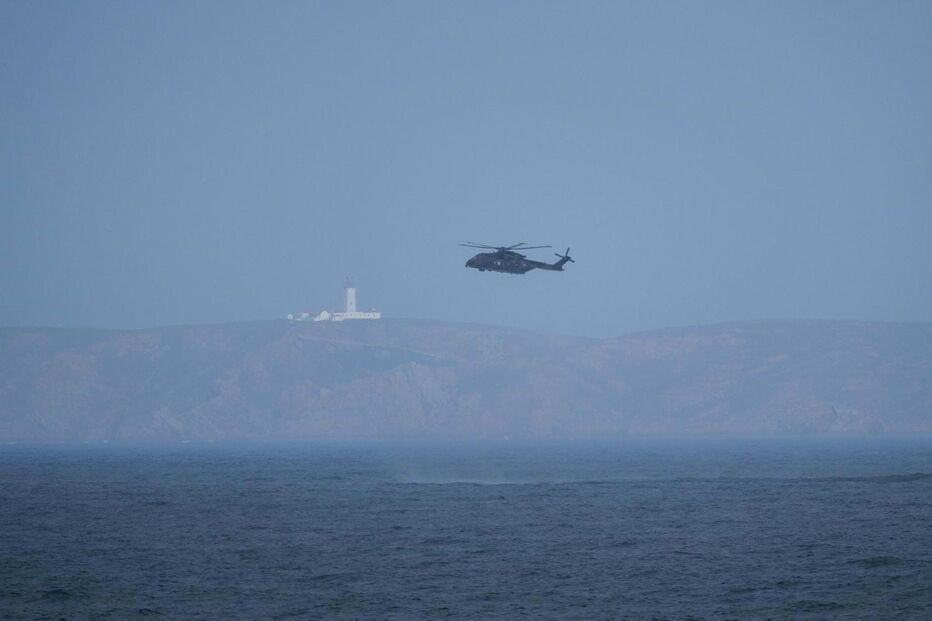 Autoridades fazem buscas por pescador de 25 anos desaparecido ao largo de Peniche 