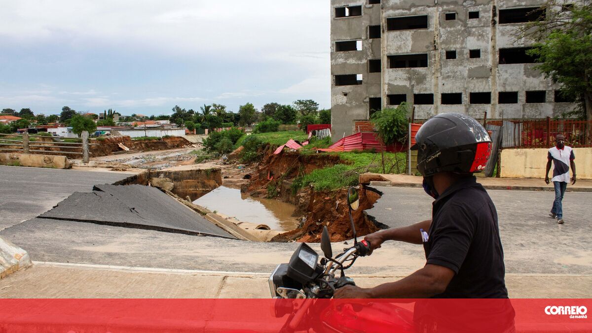 Melhor Jogador de futebol de praia do Mundo está novamente nomeado para o  prémio em 2021 – Região de Leiria