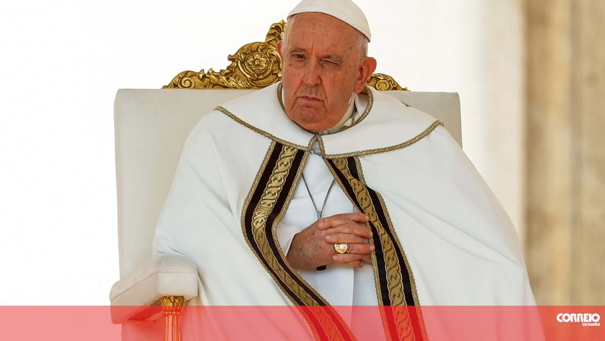 Papa Francisco terá dito a jovens padres que 'bisbilhotice' é "coisa de mulheres"