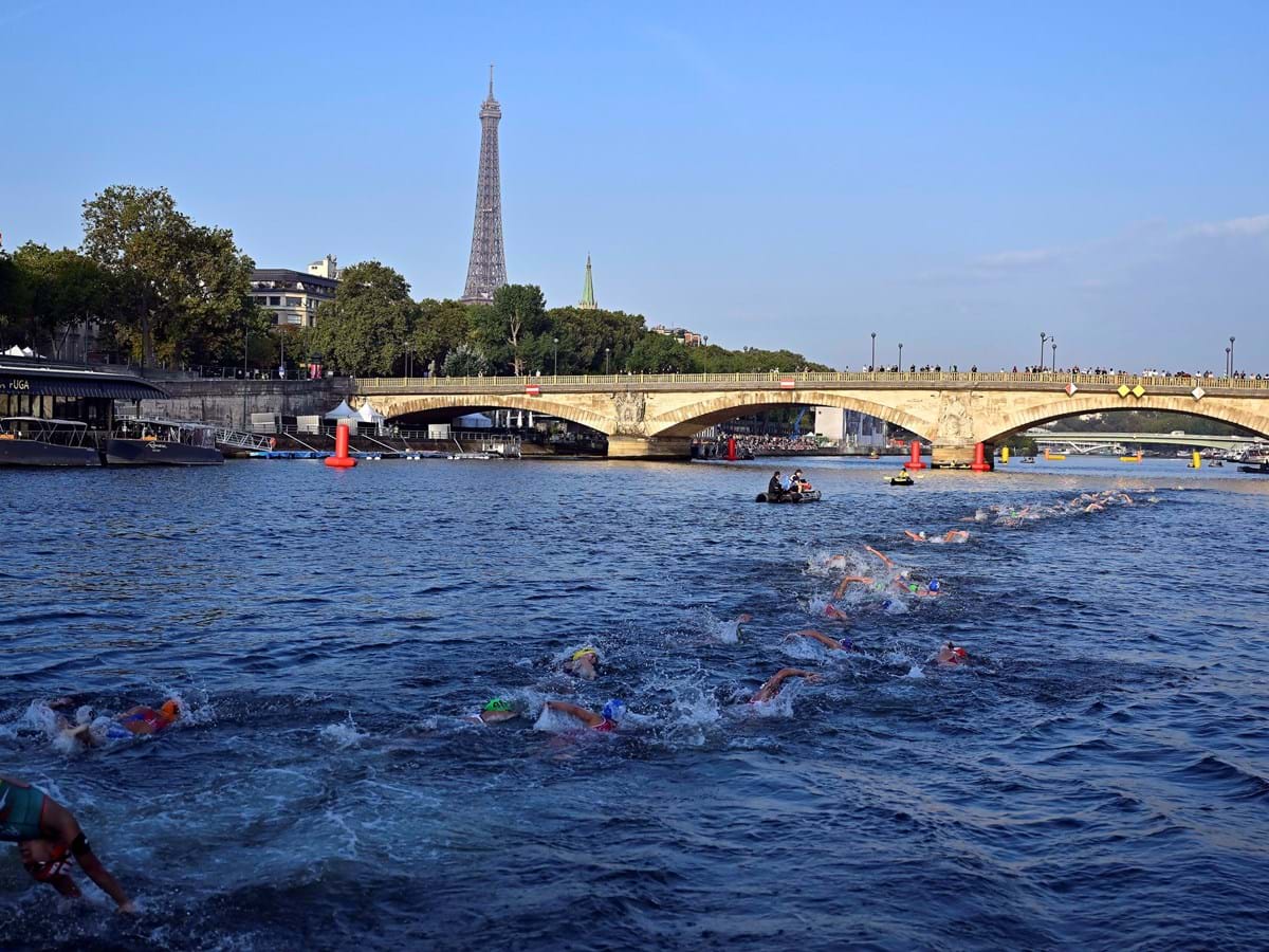 Qualidade da água do rio Sena, em Paris, obriga a cancelar prova teste de  natação para os Jogos Olímpicos