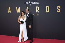 Rui Costa ao lado da mulher