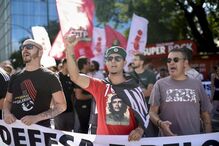 Centenas de pessoas marcham em Lisboa pela saúde pública