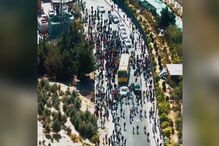 Fãs cercaram o autocarro onde seguia o Al Nassr. Adeptos subiram a “montanha” do hotel