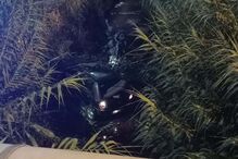 Carro despista-se e cai ao rio em Queluz