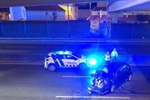 Polícia e civil feridos em colisão no IC19	