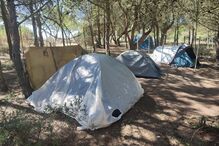 Várias pessoas vivem agora em tendas na QUinta dos Ingles, perto da praia de Carcavelos