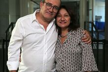 José Raposo com a viúva de Luís Aleluia, Zita Favretto, na Casa do Artista