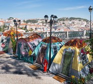 Bordalo II monta tendas em Lisboa como crítica ao 'Desalojamento Local'