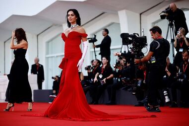 Georgina Rodríguez desfilou no Festival de Veneza