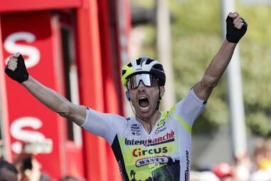 Rui Costa festeja vitória na 15.ª etapa da Volta a Espanha