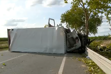 Um morto e dois feridos graves em despiste de pesado de mercadorias em Évora