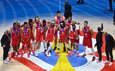 Começou o Mundial de basquetebol: Canadá 'esmaga' França e Angola é  derrotada pela Itália - Basquetebol - Jornal Record
