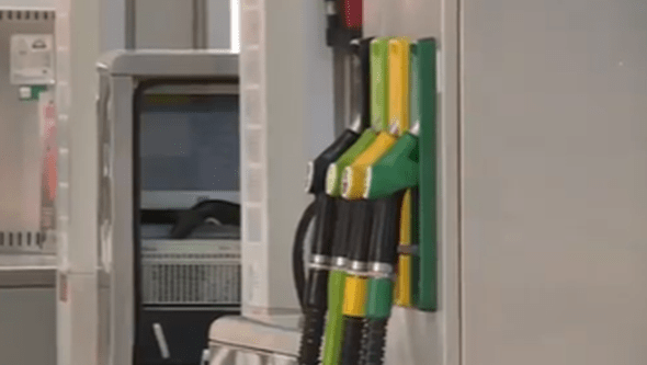 Combustíveis descem dois cêntimos por litro na próxima segunda-feira