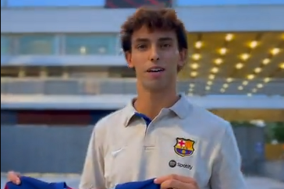 Jogador com a camisola do Barcelona