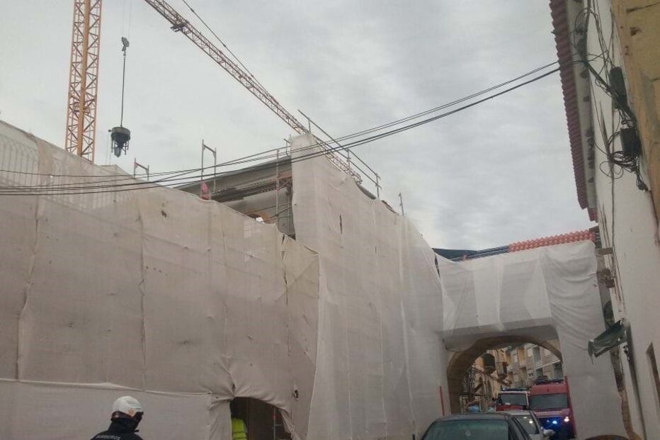 Trabalhador em estado grave após cair de altura de sete metros em Tomar