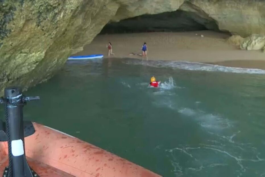 Visitas à gruta de Benagil 