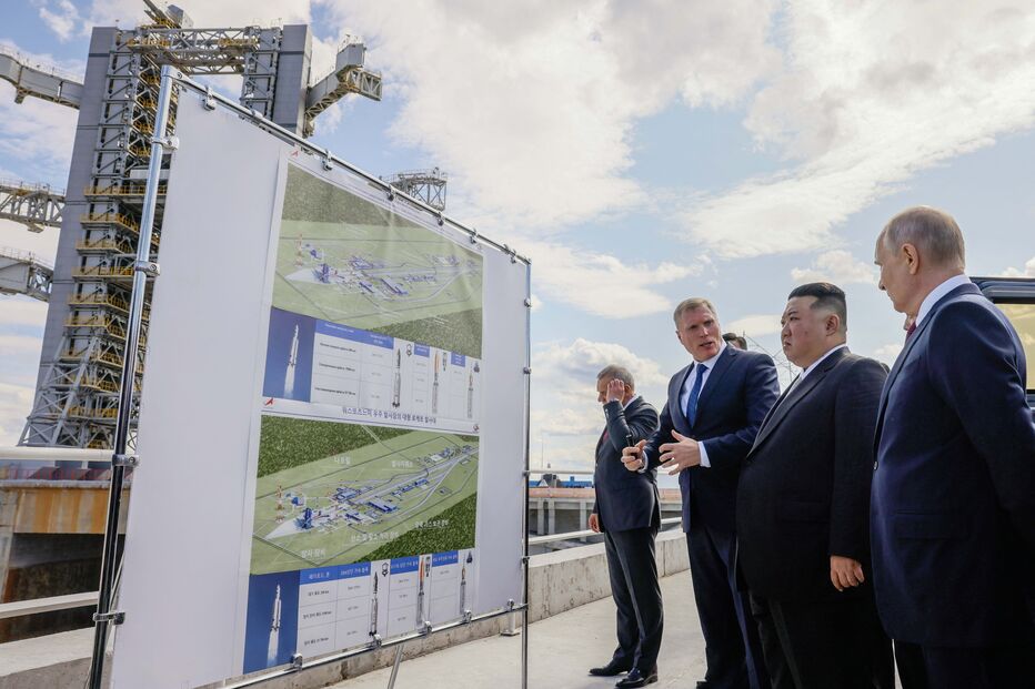 Vladimir Putin e Kim Jong Un visitam o Сosmódromo de Vostochny na Rússia 