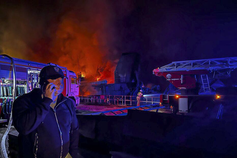 Chamas no porto de Sebastopol