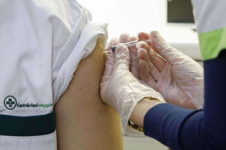 Farmácias vão vacinar contra a gripe e a Covid-19