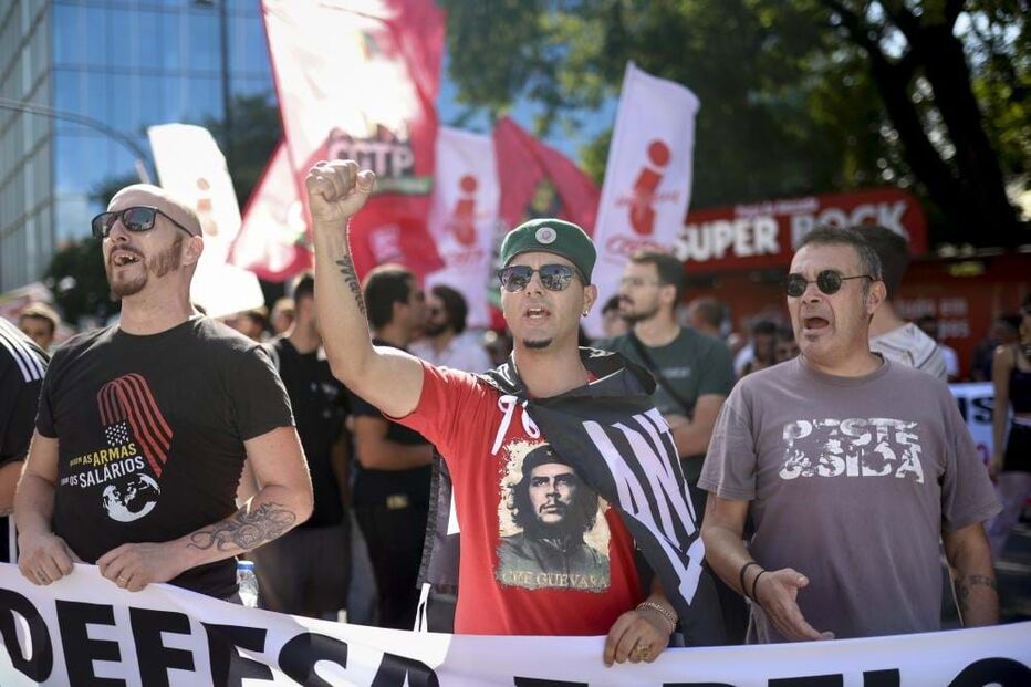 Centenas de pessoas marcham em Lisboa pela saúde pública
