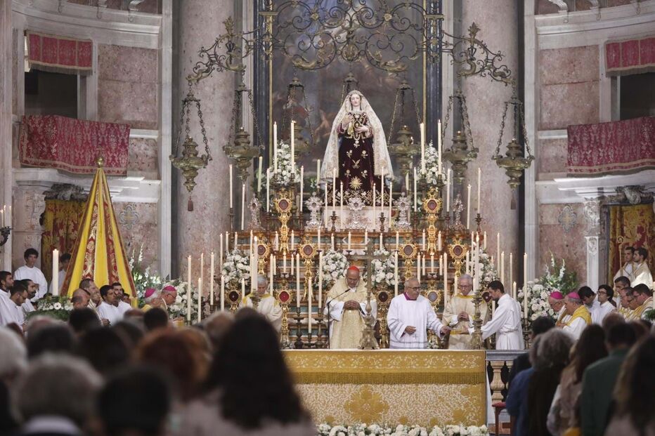 Coroação Pontíficia de Nossa Senhora da Soledade na Real Basílica de Mafra