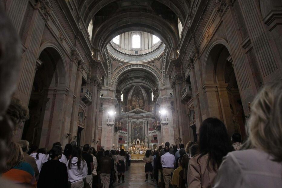 Coroação Pontíficia de Nossa Senhora da Soledade na Real Basílica de Mafra