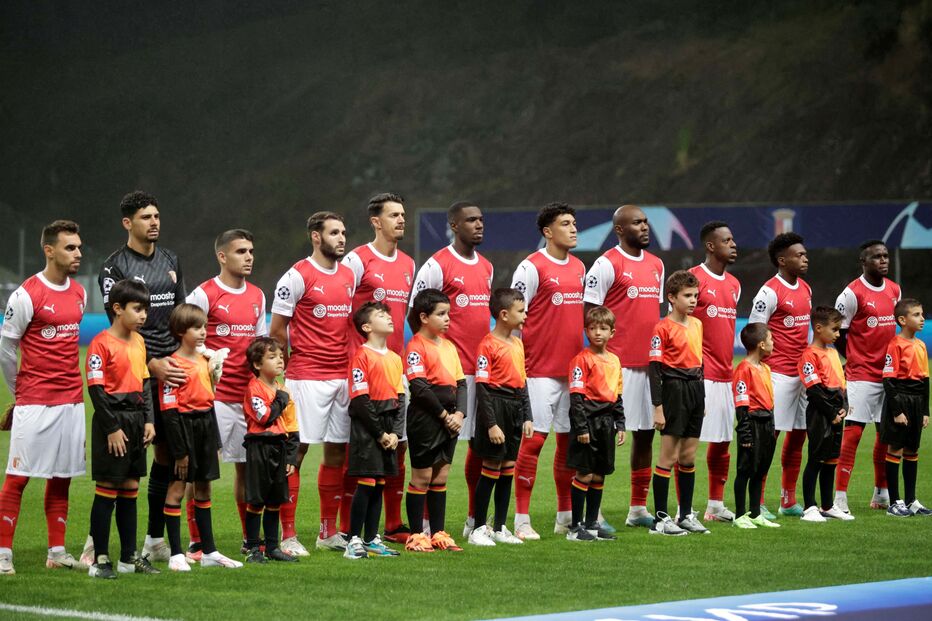 Equipa do Sp. Braga antes do encontro com o Nápoles na Liga dos Campeões