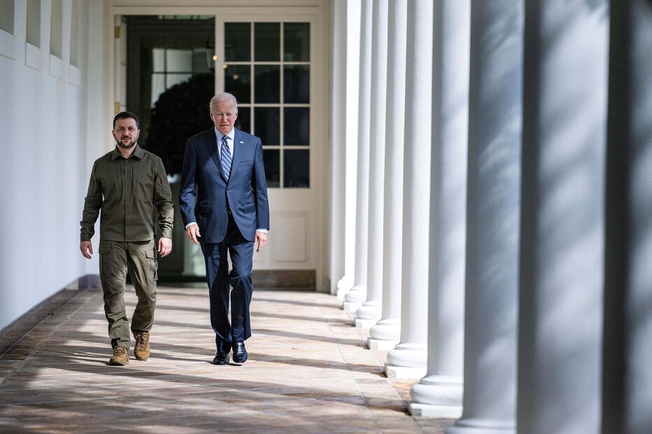 Zelensky é recebido por Joe Biden na Casa Branca