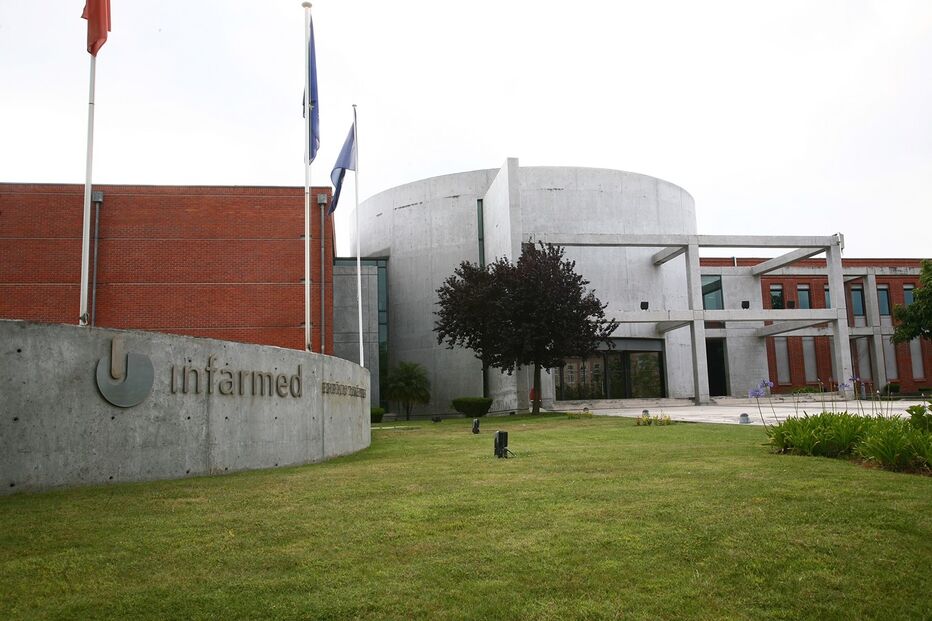 Arguida procurou enganar funcionários do Infarmed, revela acusação